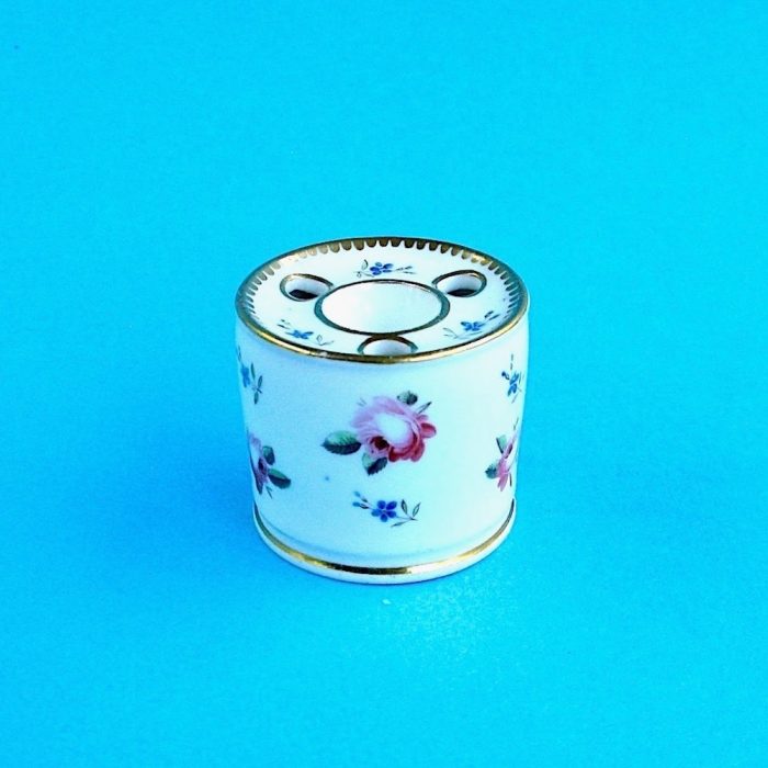 Item No. 2109 – Chamberlain Worcester drum inkwell