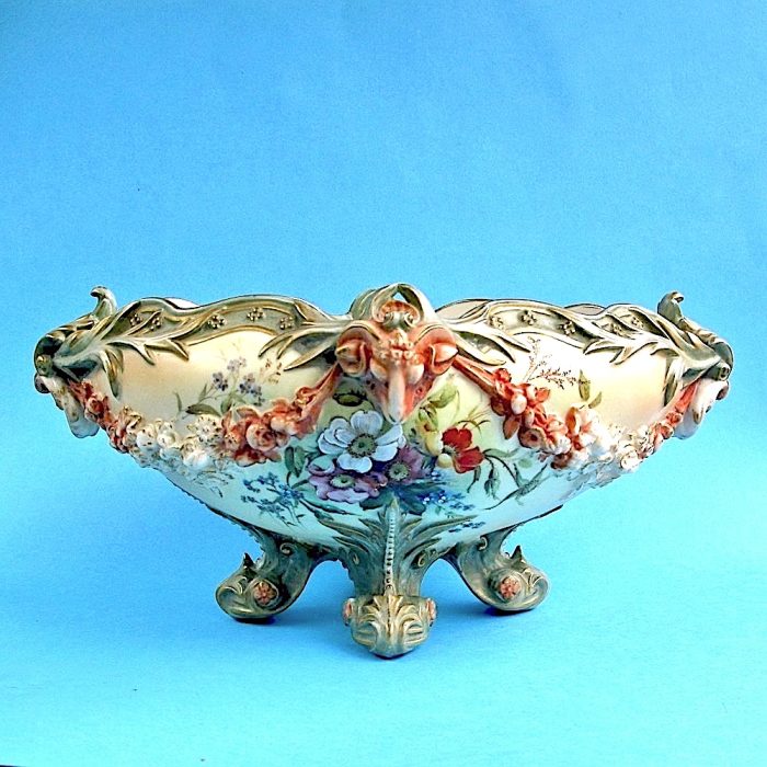 Item No 1987 – Royal Worcester fruit bowl